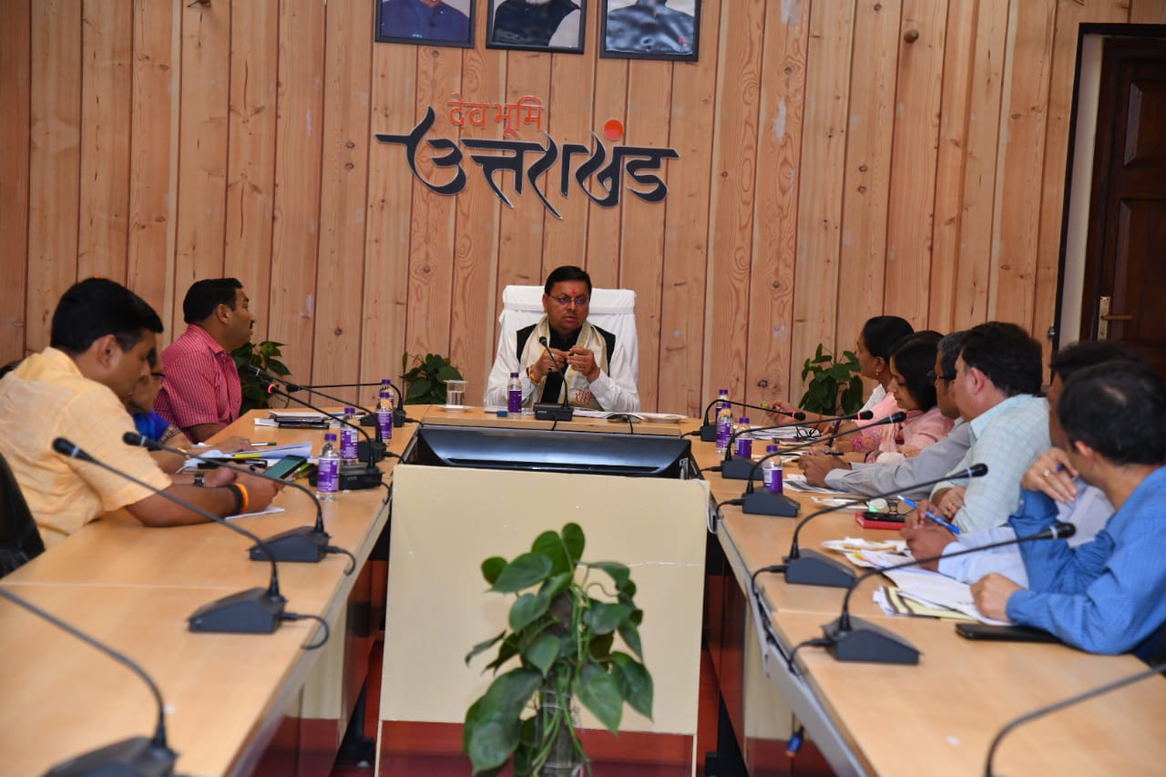 *मुख्यमंत्री ने की चारधाम यात्रा व्यवस्थाओं की समीक्षा*  *यात्रा व्यवस्थाओं की निगरानी हेतु एक्सपर्ट कमेटी के गठन के दिये निर्देश*