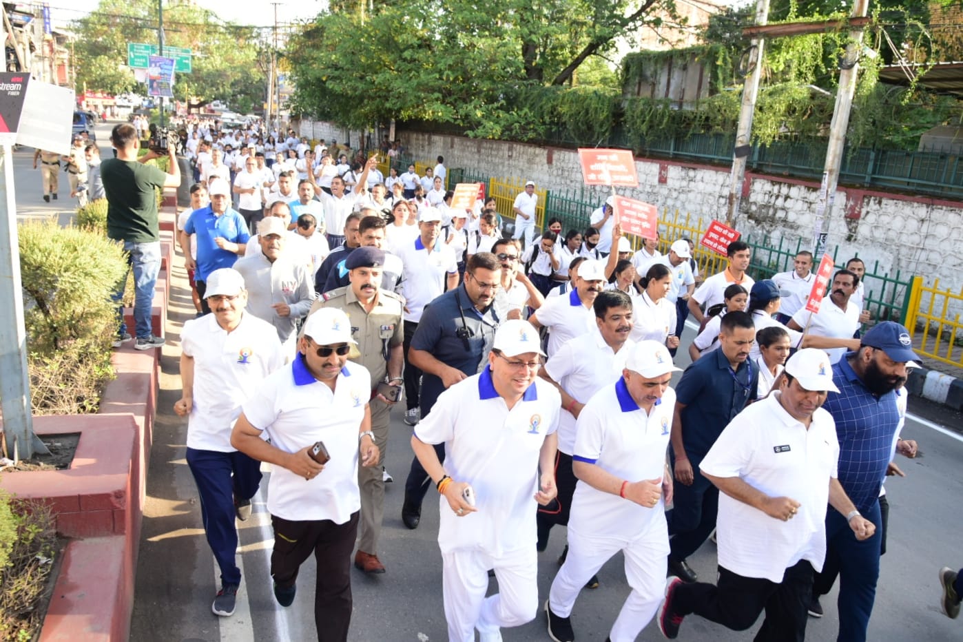 मुख्यमंत्री धामी ने कहा कि प्रधानमंत्री मोदी के नेतृत्व में आज पूरी दुनिया अंतरराष्ट्रीय योग दिवस को एक उत्सव के रूप में मना रही है, साथ ही संस्कृति, धर्म, भारत की परंपराओं के संरक्षण का कार्य आज प्रधानमंत्री नरेंद्र मोदी के नेतृत्व में चल रहा है।