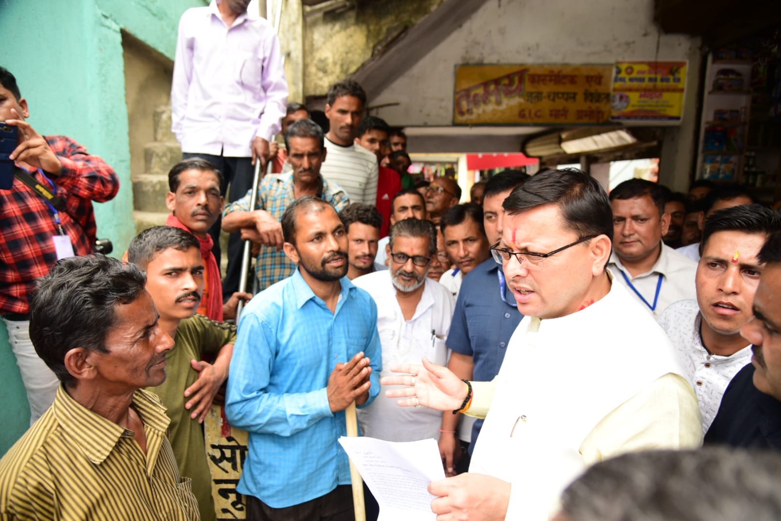 मुख्यमंत्री पुष्कर सिंह धामी गुरुवार को जनपद चंपावत के धौंन, स्वाला, अमोड़ी, सूखिढांग आदि क्षेत्रों का भ्रमण कर क्षेत्रीय जनता से रूबरू हुए।