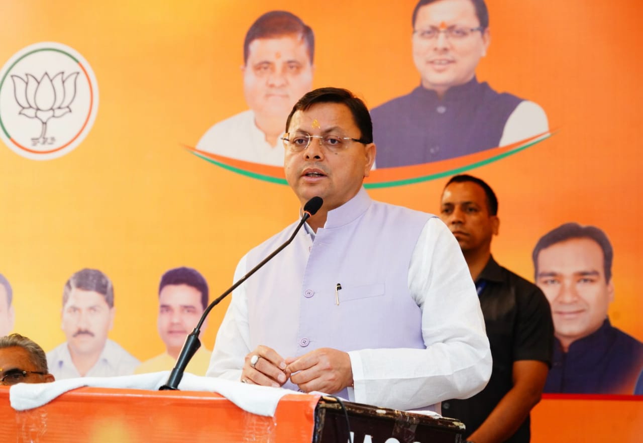 मुख्यमंत्री धामी ने कहा कि गोवा और देहरादून के बीच डायरेक्ट हवाई सेवा शुरू की जा रही है | अब मात्र दो घंटे में देहरादून से गोवा पंहुचा जा सकेगा इससे राज्य में पर्यटन को और अधिक प्रोत्साहन मिलेगा