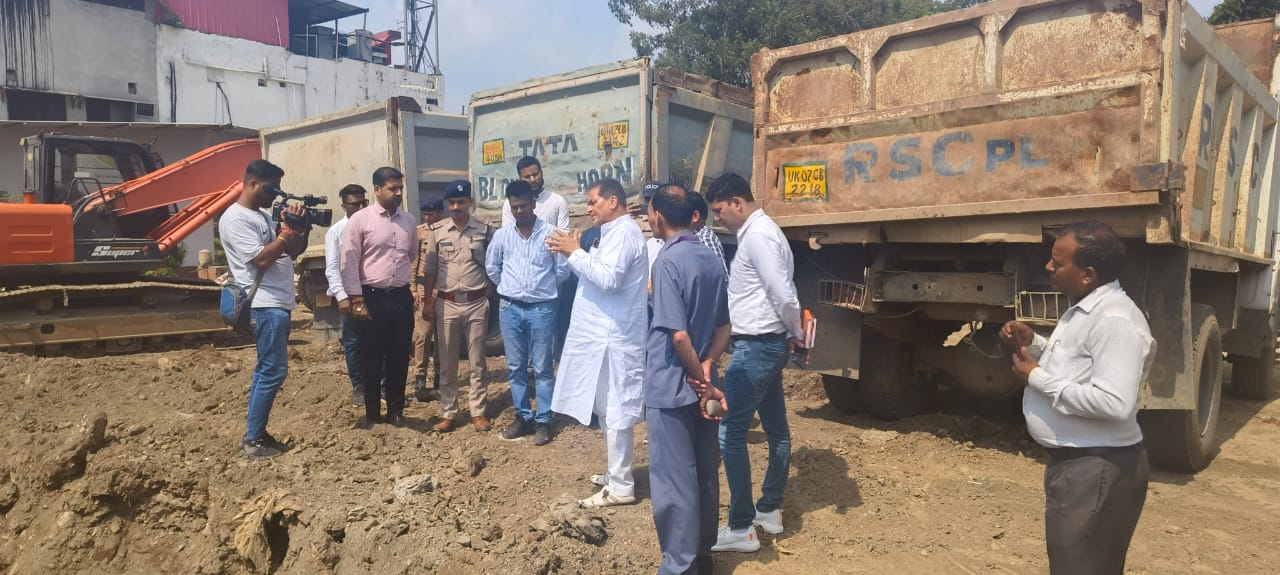 मंत्री डॉ प्रेमचंद अग्रवाल का औचक निरीक्षण : निर्माण कार्य के धीमी कार्यप्रणाली पर नाराजगी जताई, मसूरी देहरादून विकास प्राधिकरण के उच्चाधिकारियों को निर्माण कार्य में तेजी लाने के निर्देश दिए