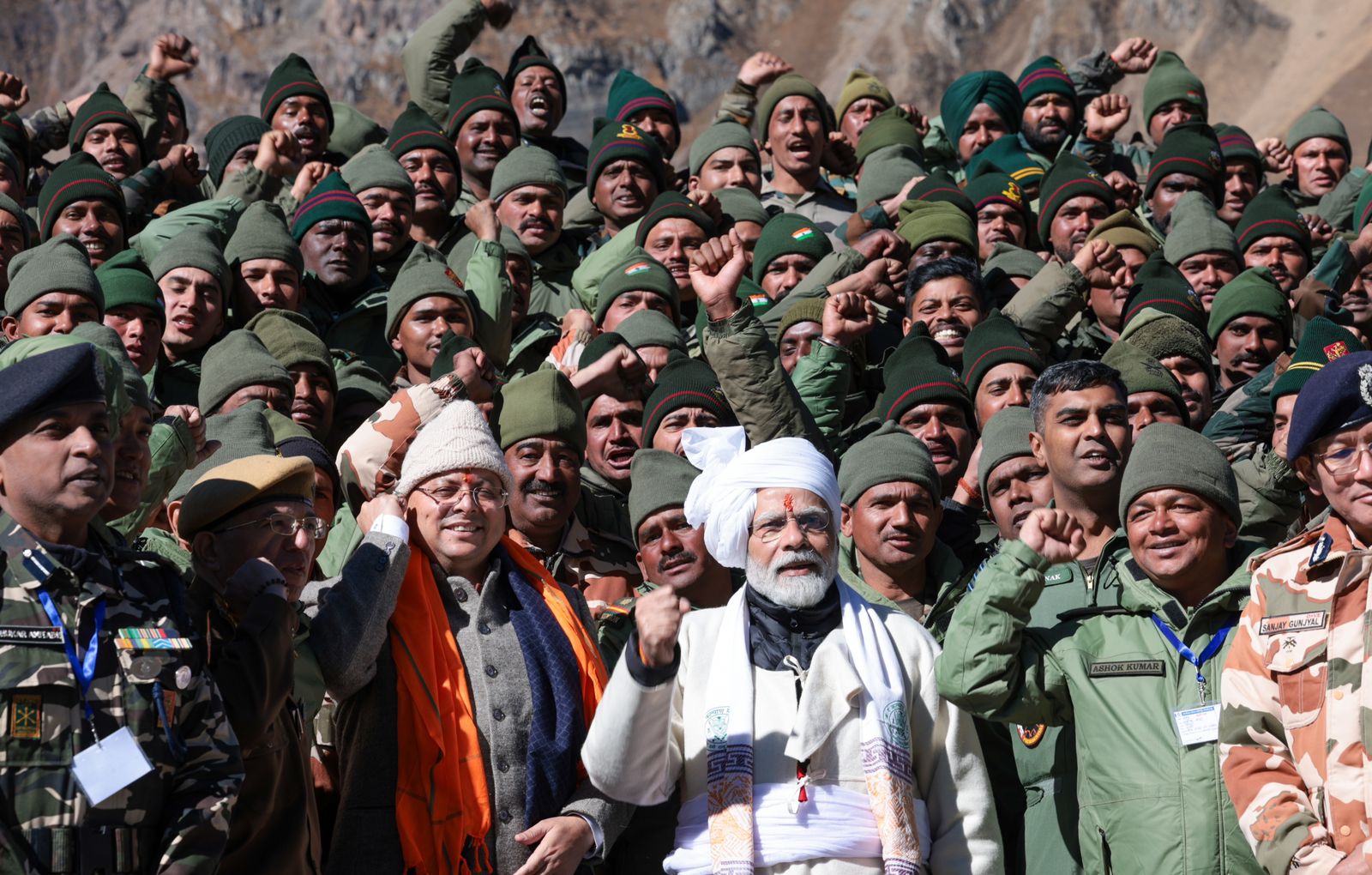 प्रधानमंत्री के नेतृत्व और मार्गदर्शन में राज्य सरकार द्वारा उत्तराखण्ड को देश का श्रेष्ठ राज्य बनाने का विकल्प रहित संकल्प के साथ कार्य किये जा रहे हैं: धामी