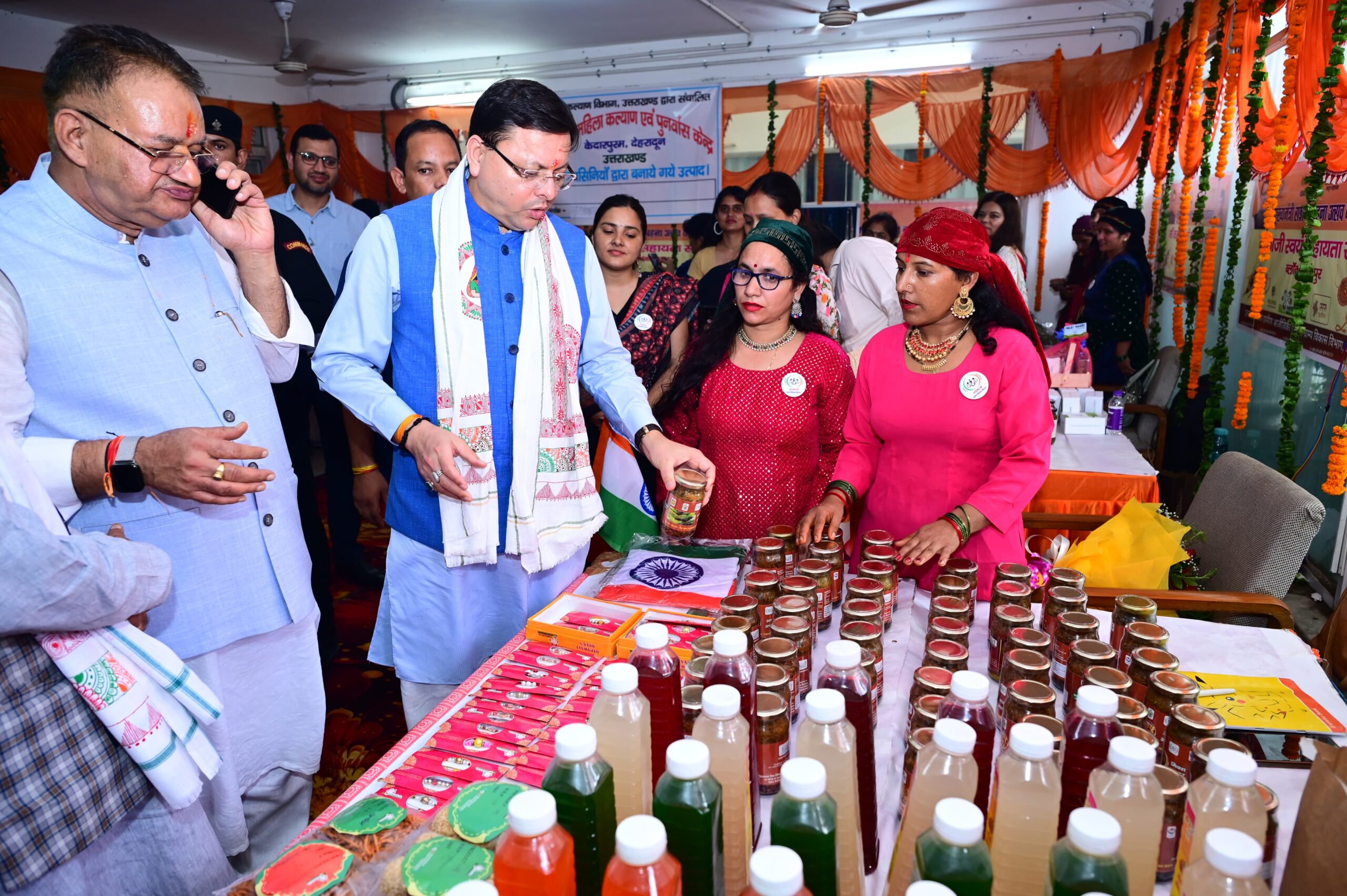 मुख्यमंत्री ने कहा कि राज्य सरकार विभिन्न योजनाओं के माध्यम से प्रदेश में महिला स्वयं सहायता समूह को आगे बढ़ाने का कार्य कर रही है