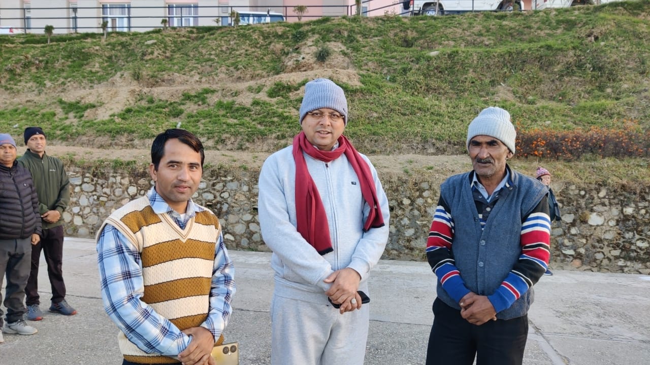 मुख्यमंत्री ने पलायन निवारण आयोग की बैठक में भी पहाड़ में पलायन रोकथाम के प्रयासों पर मंथन किया