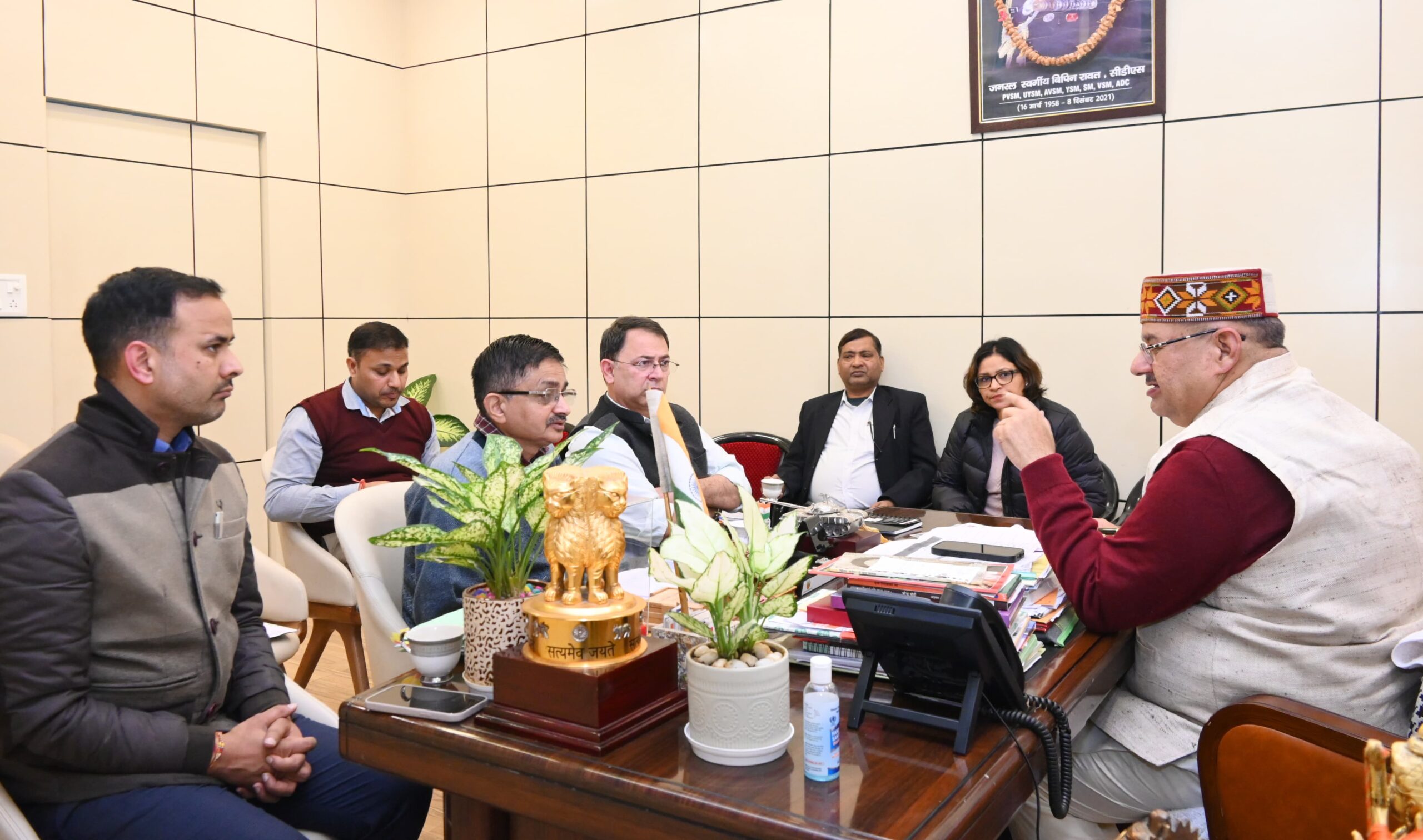 विभागीय मंत्री गणेश जोशी ने उद्यान विभाग की विभागीय योजनाओं की समीक्षा कर दिए आवश्यक दिशा निर्देश