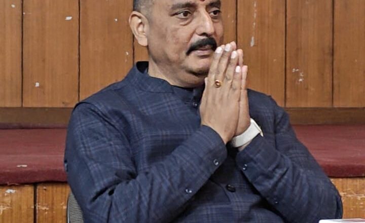 बिट्टू कर्नाटक ने कहा कि कांग्रेस में नैतिक मूल्यों का अब कोई स्थान नहीं रह गया है,लगातार पार्टी कार्यकर्ताओं की उपेक्षा हो रही है