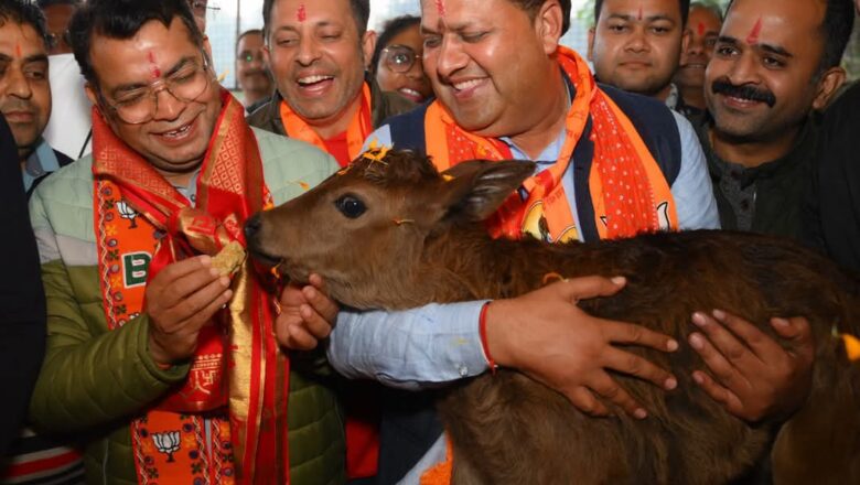 भाजपा प्रत्याशी विकास शर्मा ने राज्य सरकार द्वारा चलाई जा रही विभिन्न योजनाओं की जानकारी देते कहा कि धामी सरकार ने हर वर्ग के लोगों के लिए बेहतर काम किया है