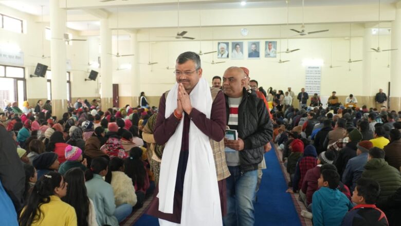 राजपुर विधानसभा में विधायक खजान दास जी के नेतृत्व में रेस कोर्स निरंकारी सत्संग भवन से संतों का आशीर्वाद प्राप्त कर जनसंपर्क किया गया