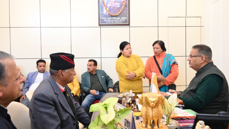 जनसुनवाई के दौरान शिक्षा, स्वास्थ्य, सड़क, बिजली, पानी, पेंशन और अन्य सामाजिक योजनाओं से जुड़ी शिकायतें एवं समस्याएं सामने आईं।