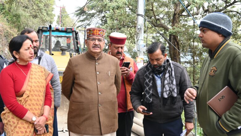 अधिकारियों को निर्देशित किया कि सभी विकास परियोजनाओं को समयबद्ध तरीके से पूरा किया जाए और गुणवत्ता के साथ कोई समझौता न हो।