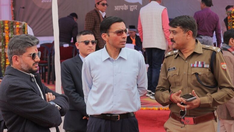 जिलाधिकारी ने उक्त समस्या को गंभीरता से लेते हुए जनपद में सेवा प्रदत्त करने वाले टेलीकॉम कंपनियों  को त्यूणी में प्राथमिकता के आधार पर टावर लगाने  के दिशा निर्देश दिए।