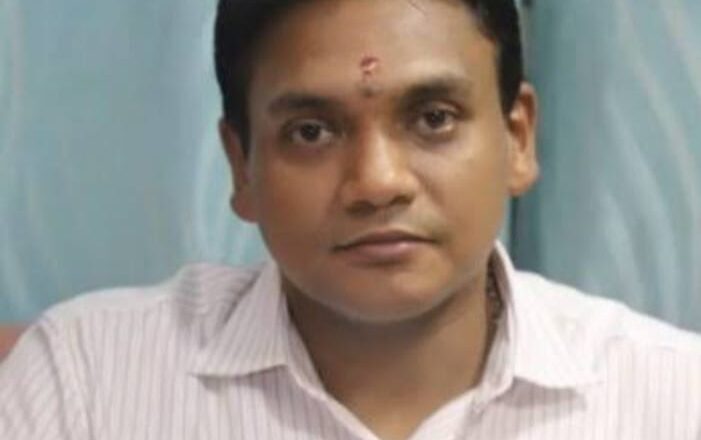 औषधि निरीक्षकों को सख्त निर्देश दिए गए हैं कि वे अपने क्षेत्रों में औषधि विक्रेताओं और कंपनियों की नियमित जांच करें और किसी भी अनियमितता पर त्वरित कार्रवाई करें : डॉ आर राजेश कुमार      