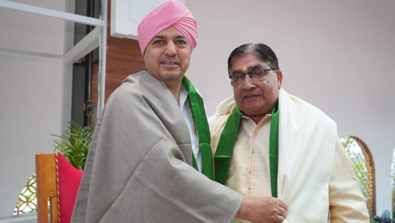 भारतीय किसान यूनियन एकता शाक्ति उत्तराखण्ड के अध्यक्ष ने श्री दरबार साहिब में टेका मत्था, मई में विराट किसान महोत्सव में श्रीमहंत देवेन्द्र दास जी महाराज जी को करेंगे सम्मानित      