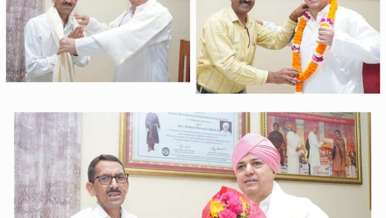 श्रीमहंत देवेन्द्र दास जी महाराज ने घायल राज्य आंदोलनकारी प्रकाश कान्ति एवम् अमित ओबराय से फोन पर कुलक्षेम पूछी