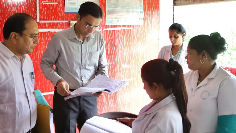 बायोमेडिकल वेस्ट का गलत निष्पादन, टीकाकरण कक्ष में जरूरी उपकरण गायब, जनरेटर व आरओ नहीं मिले कार्यरत।      
