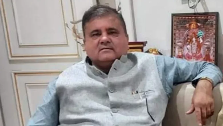 भाजपा अध्यक्ष महेंद्र भट्ट का सवाल आखिरकार उनके हाथ मे 15 निर्वाचित सदस्यों के प्रमाण पत्र कैसे हाथ मे आये, क्योकि वह मतदाताओं के हाथ रहने चाहिए थे   