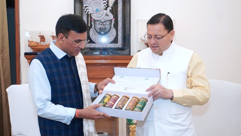 मुख्यमंत्री पुष्कर सिंह धामी ने अल्मोड़ा में खेल सुविधा, देहरादून में आइस स्केटिंग रिंग, टिहरी में एडवेंचर ट्रेनिंग सेंटर, चंपावत महिला स्पोर्ट्स कॉलेज में रॉक क्लाइम्बिंग और 95 ब्लॉकों में बहुउद्देशीय क्रीड़ाहॉल बनाने का केंद्रीय मंत्री से प्रस्ताव रखा   