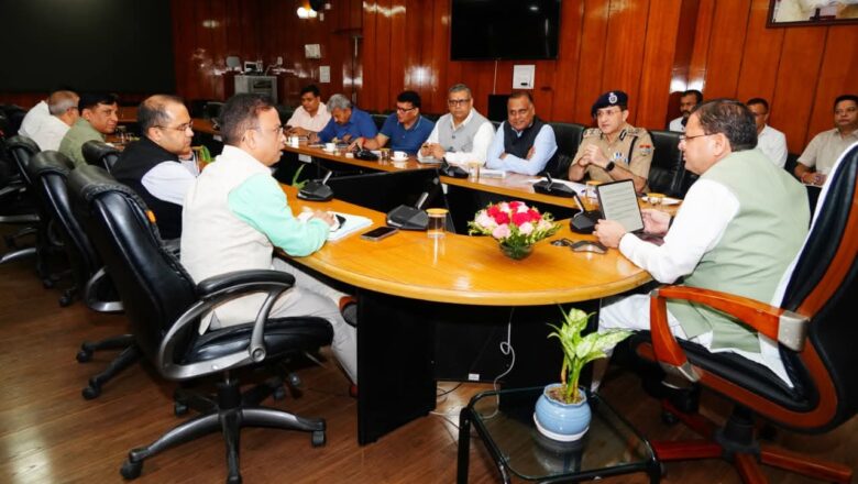 मुख्यमंत्री ने कहा कि वे स्वयं सड़क मार्ग से विभिन्न जनपदों का भ्रमण करेंगे और विभिन्न व्यवस्थाओं का प्रत्यक्ष जायजा लेंगे   