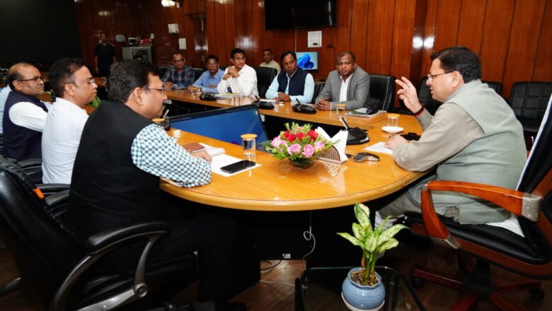 मुख्यमंत्री धामी से राज्य में आपदा से हुए नुकसान का जायजा लेने आई भारत सरकार की अन्तर-मंत्रालयी टीम ने भेंट की   