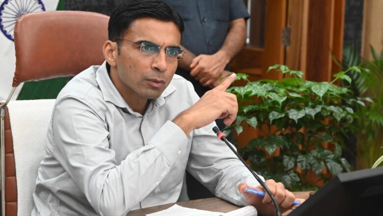 डीएम सविन बंसल के निर्देश– बजट का इंतजार न करें, प्रभावित क्षेत्रों में तत्काल व्यवस्था सुनिश्चित की जाए   