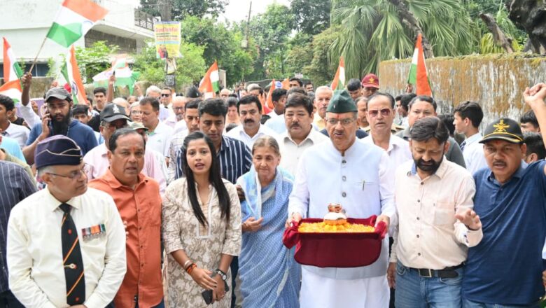 शहीद परिवारों को दिया जाने वाला एकमुश्त अनुग्रह अनुदान 10 लाख से बढ़ाकर 50 लाख रुपये किया गया है : जोशी   