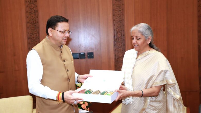 मुख्यमंत्री पुष्कर सिंह धामी ने केंद्रीय वित्त मंत्री से उत्तराखंड के 10 बारिश प्रभावित जिलों में ₹8,589.47 करोड़ की लागत से स्टॉर्म वाटर ड्रेनेज सिस्टम के उन्नयन हेतु डीपीआर को स्वीकृति प्रदान करने का अनुरोध किया      