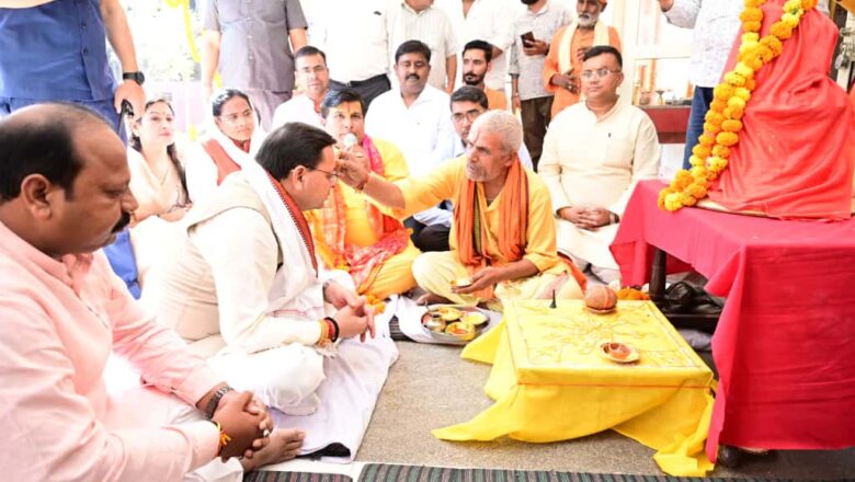 मुख्यमंत्री धामी ने खटीमा स्थित श्री पशुपतिनाथ मंदिर में विधिवत पूजा-अर्चना कर प्रदेश की सुख-समृद्धि और जनकल्याण की कामना की   