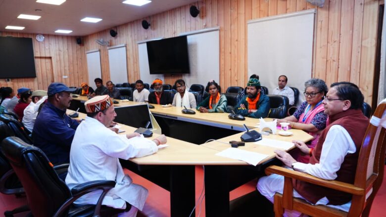 मुख्यमंत्री ने कहा कि इस अस्पताल के विस्तार से चौखुटिया और आसपास के क्षेत्रों के हजारों लोगों को लाभ मिलेगा तथा स्वास्थ्य उपचार में होने वाली देरी को रोका जा सकेगा