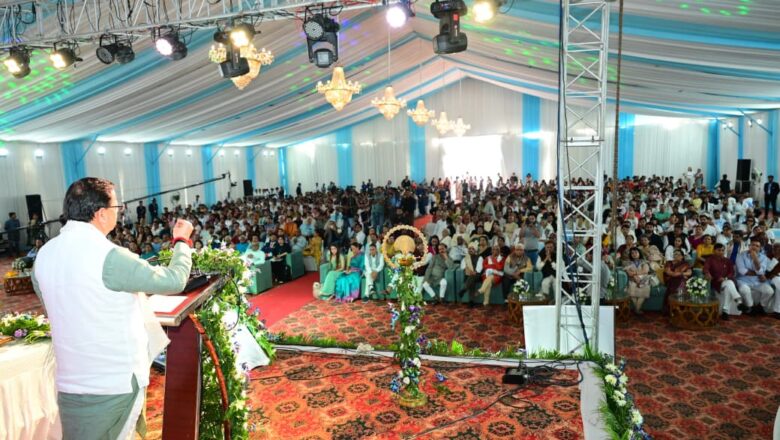 लेखक गांव में उमड़ा साहित्य और संस्कृति का संगम, मुख्यमंत्री बोले—‘यह महोत्सव आने वाली पीढ़ियों के लिए प्रेरणा बनेगा’