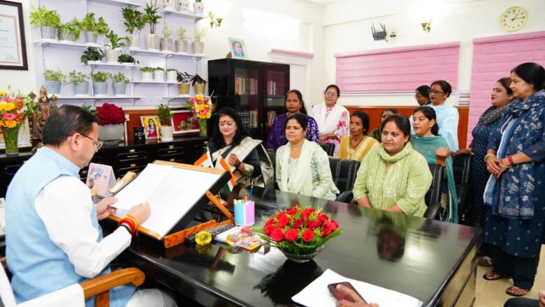 सीएम धामी के साथ वार्ता सफल, आंगनबाड़ी कर्मियों ने हड़ताल टाली