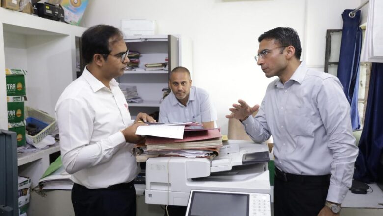 विकासनगर रजिस्ट्री कार्यालय में वर्षों से दबाई गई फाइलें मिलीं, डीएम सविन बंसल ने शुरू कराई बड़ी जांच
