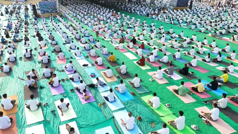 मुख्यमंत्री पुष्कर सिंह धामी बोले, योग से बढ़ती है रोग प्रतिरोधक क्षमता और मानसिक एकाग्रता