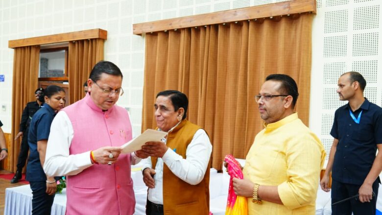 मुख्यमंत्री धामी ने जन समस्याओं का प्राथमिकता के आधार पर शीघ्र समाधान सुनिश्चित करने के दिए निर्देश