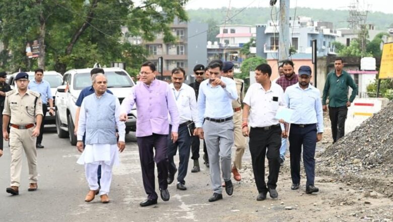 नंदा की चौकी पुल की एप्रोच रोड का CM धामी ने लिया जायजा, टूटने के 12 घंटे के भीतर मुख्यमंत्री के निर्देश पर युद्धस्तर पर हुआ था पुनर्निर्माण