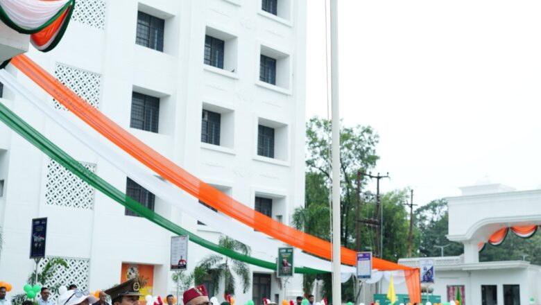 श्री गुरु राम राय विश्वविद्यालय ने स्वतंत्रता दिवस पर दिया राष्ट्र निर्माण और कर्तव्य का संदेश