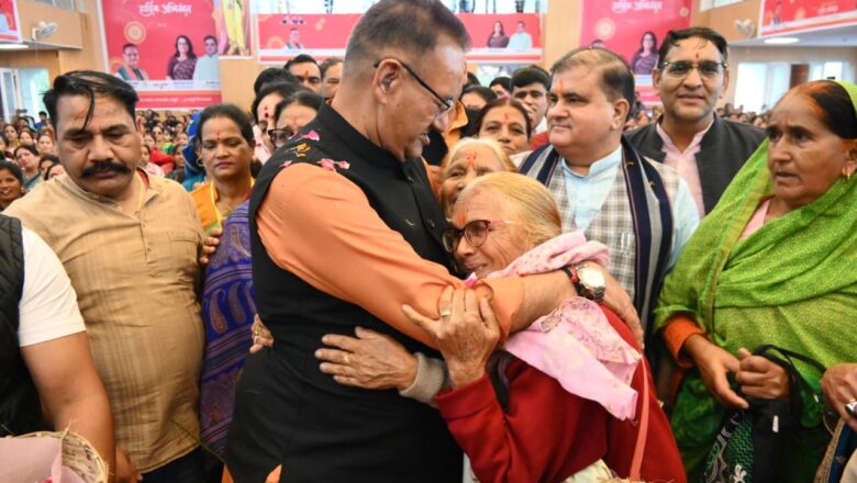 मंत्री गणेश जोशी ने कहा कि राज्य निर्माण के लिए मातृशक्ति ने भी बड़ा संघर्ष और बलिदान दिया है
